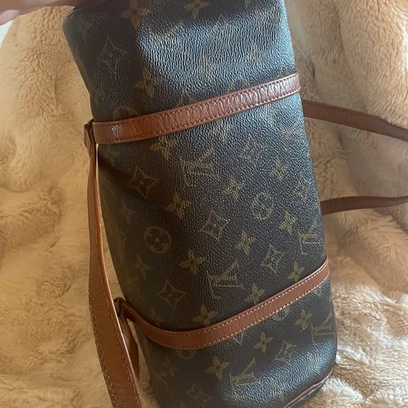 Louis Vuitton Papillon Bag - Picture 6 of 8